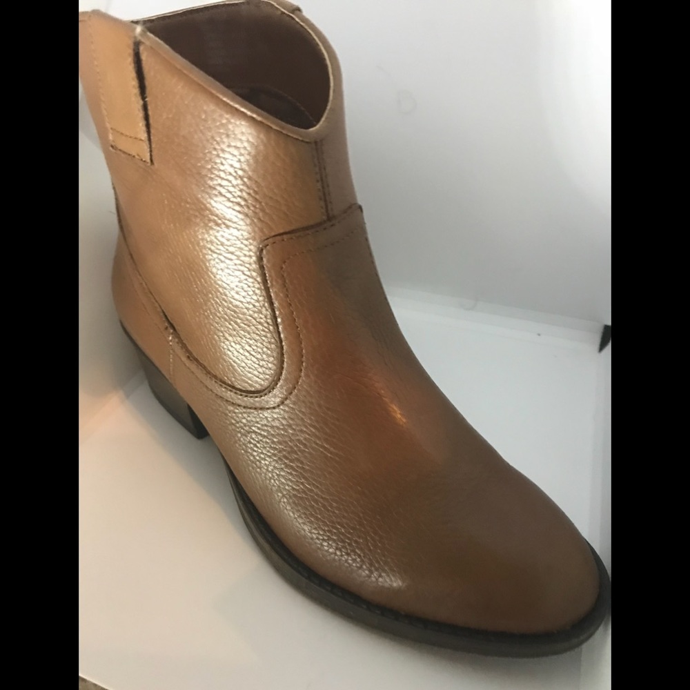 Genuine Leather Kenneth Cole Reaction Booties!